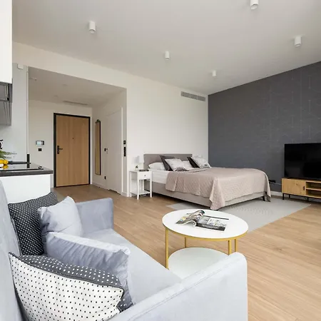 Towarowa Towers Warsaw Apartments With Parking & Ac By Renters Prestige *
