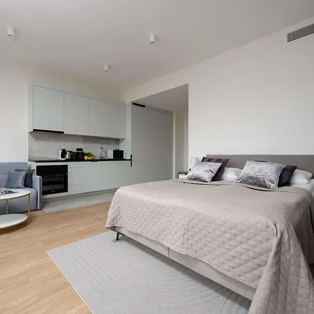 Towarowa Towers Warsaw Apartments With Parking & Ac By Renters Prestige Warschau